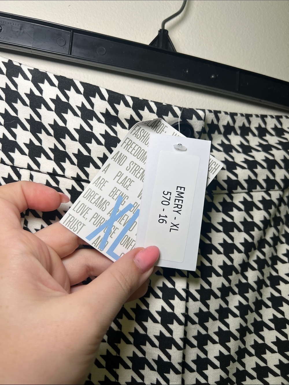 LuLaRoe Emery Black & White Houndstooth Wide Leg Pants - Picture 4 of 4